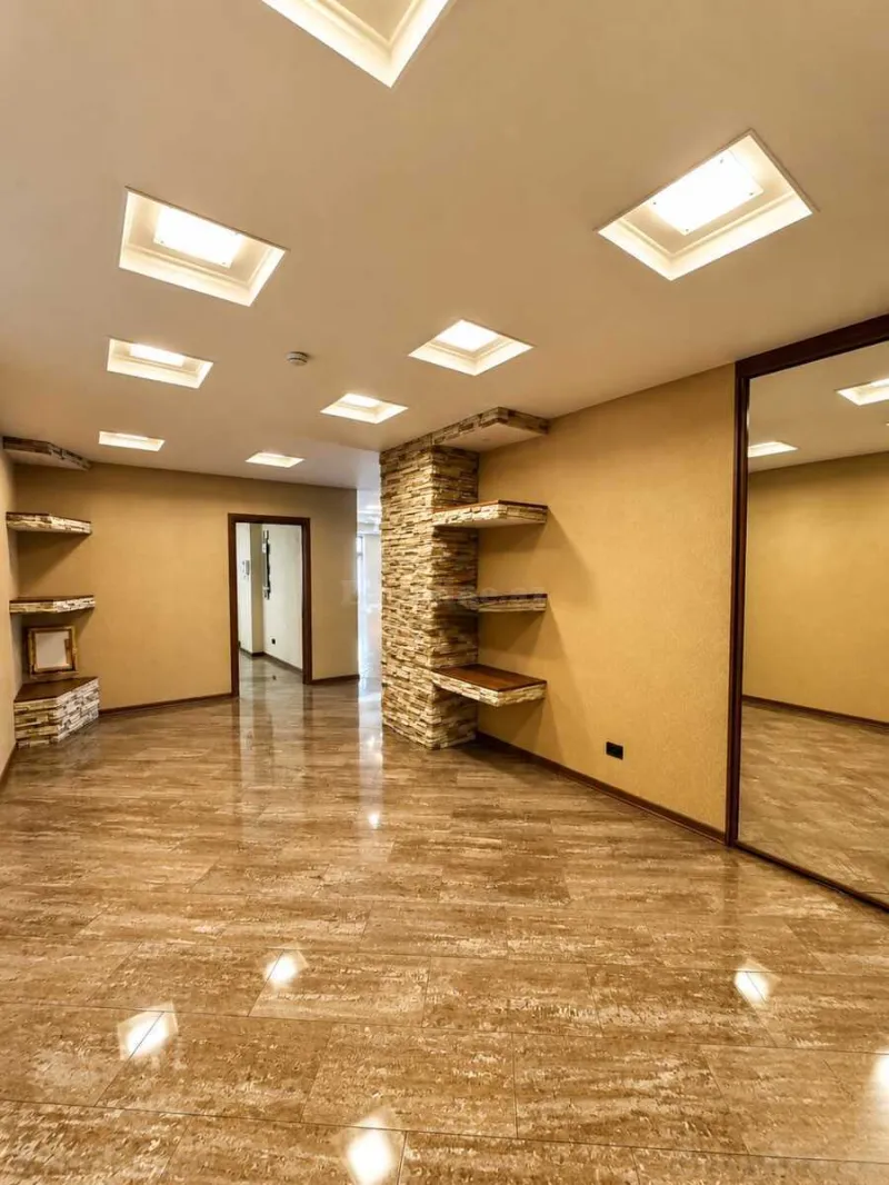 Satılır 4 otaqlı Mənzil Yeni tikili 230 m² 28 May m. - şəkil 3