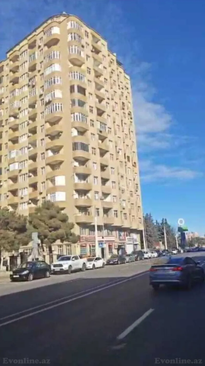 Satılır 4 otaqlı Mənzil Yeni tikili 1525 m² 8-ci mikrorayon