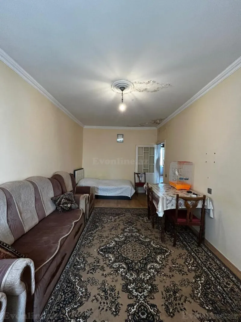 Satılır 2 otaqlı Mənzil Köhnə tikili 60 m² İnşaatçılar m.