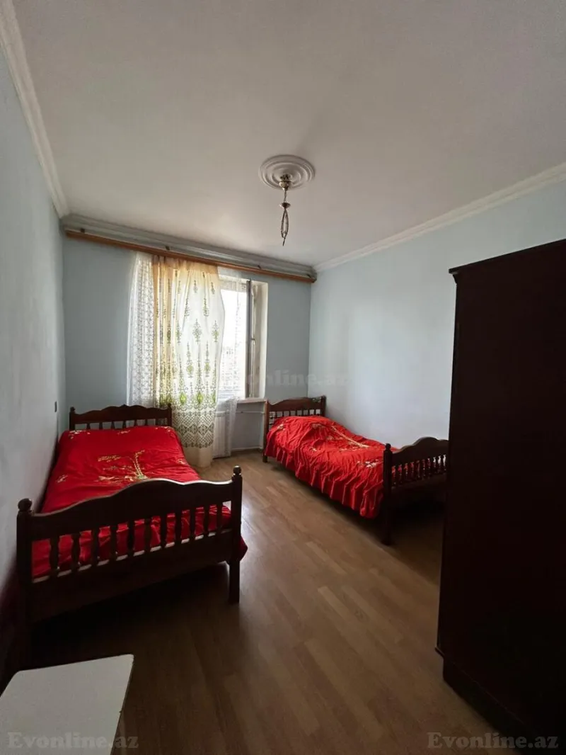 Satılır 2 otaqlı Mənzil Köhnə tikili 60 m² İnşaatçılar m. - şəkil 5