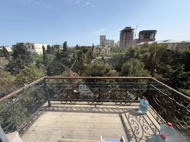 Satılır 3 otaqlı Mənzil Köhnə tikili 72 m² Bakıxanov - şəkil 4