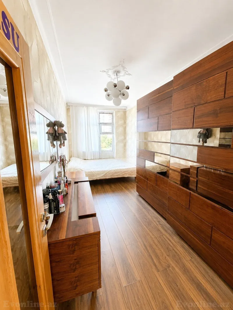 Satılır 3 otaqlı Mənzil Köhnə tikili 72 m² Bakıxanov - şəkil 8
