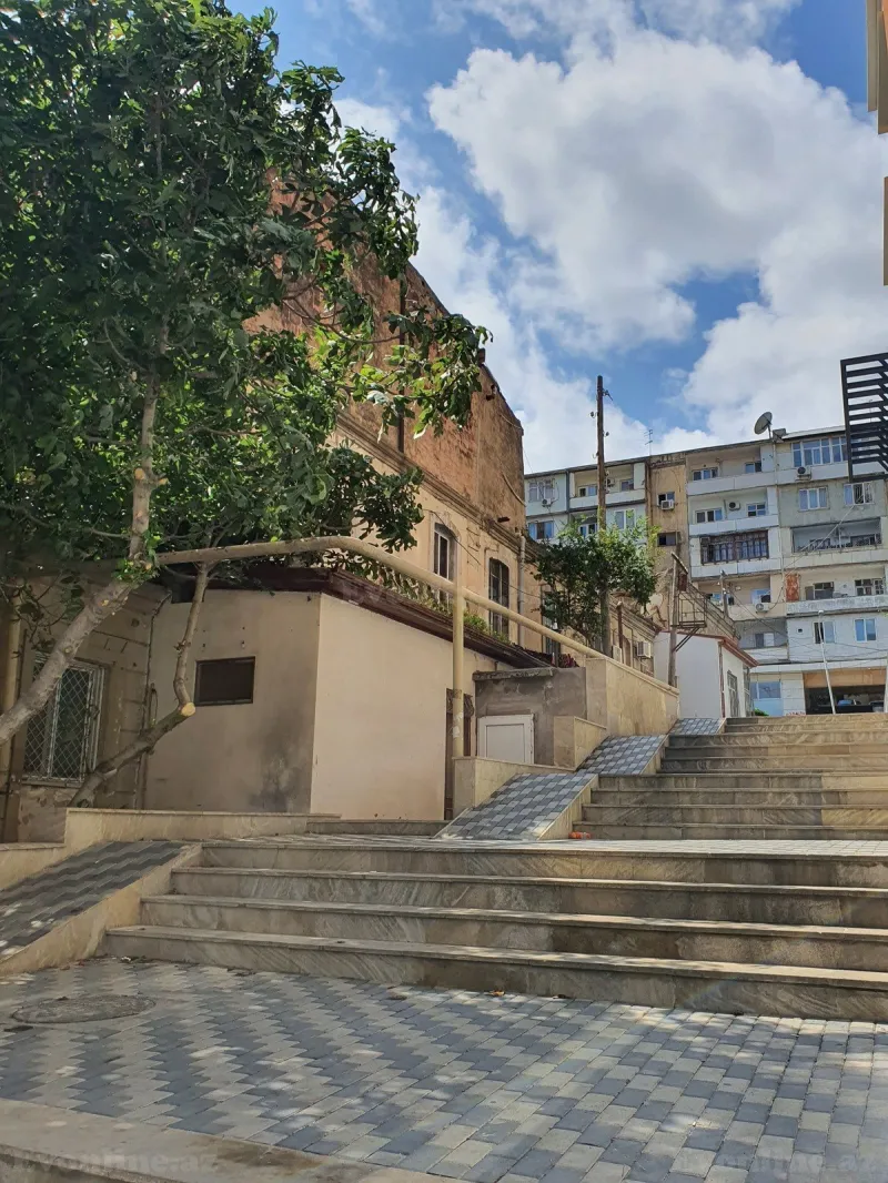 1 otaqlı Mənzil 30 m² 28 May m. Kirayə verilir