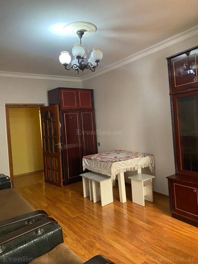 Kirayə verilir 2 otaqlı Mənzil Köhnə tikili 45 m² İnşaatçılar m.