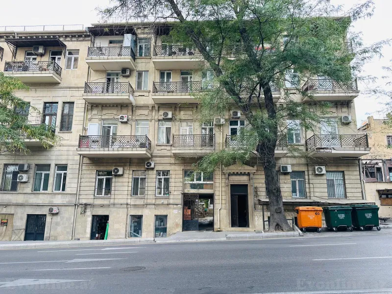 Satılır 4 otaqlı Mənzil Köhnə tikili 125 m² Nizami m. - şəkil 3