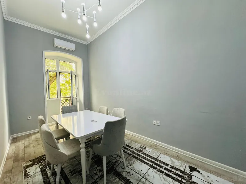 Satılır 4 otaqlı Mənzil Köhnə tikili 125 m² Nizami m. - şəkil 8