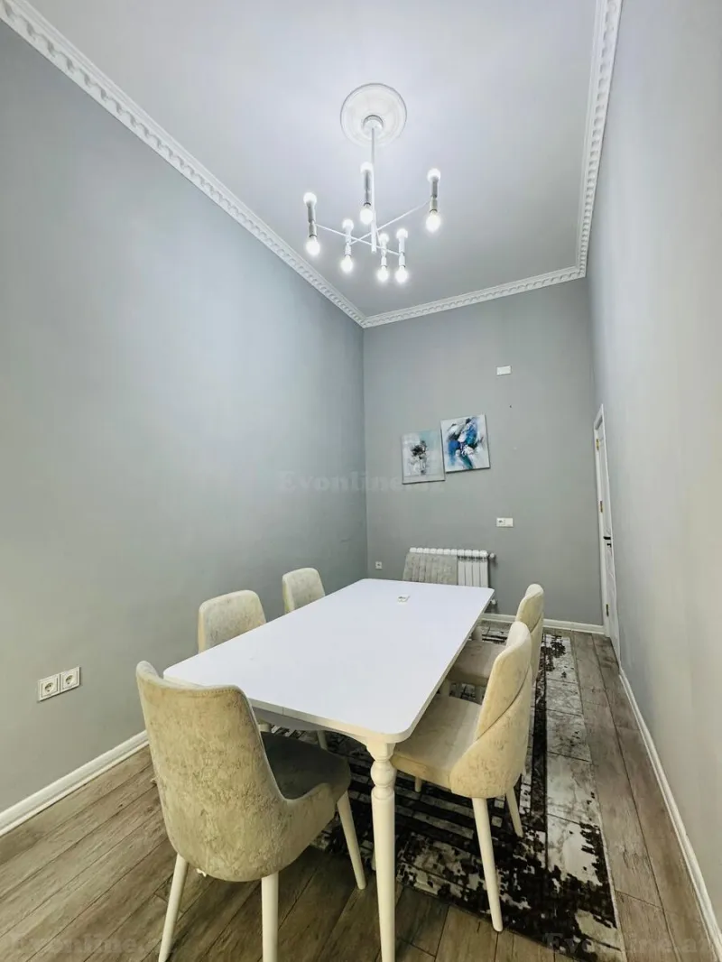 Satılır 4 otaqlı Mənzil Köhnə tikili 125 m² Nizami m. - şəkil 9