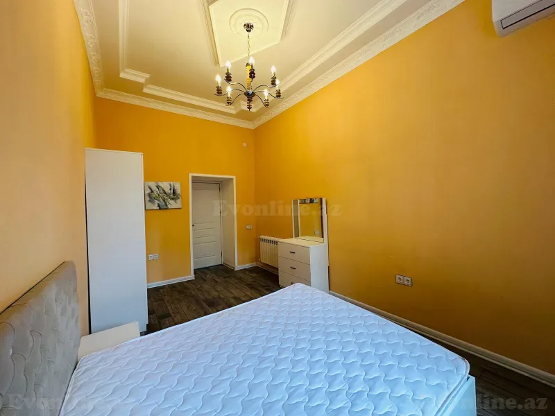 Satılır 4 otaqlı Mənzil Köhnə tikili 125 m² Nizami m. - şəkil 14