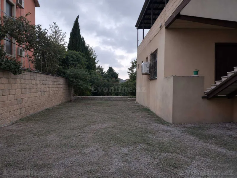 Satılır 9 otaqlı Həyət evi 356 m² Binəqədi r.