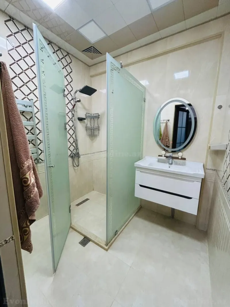 Kirayə verilir 2 otaqlı Mənzil Yeni tikili 80 m² Həzi Aslanov m. - şəkil 13