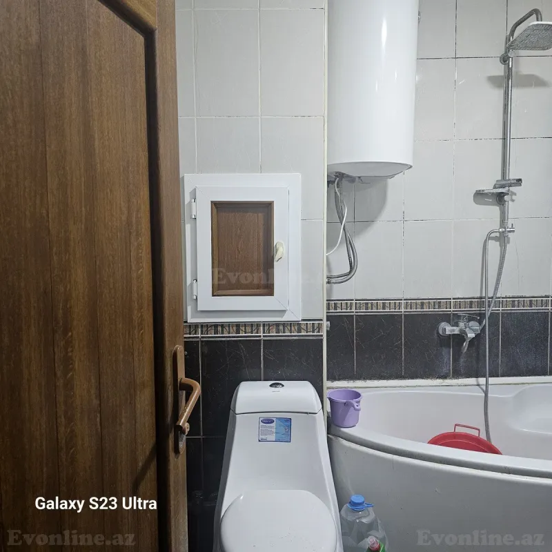 Satılır 3 otaqlı Mənzil Köhnə tikili 70 m² Koroğlu m. - şəkil 2