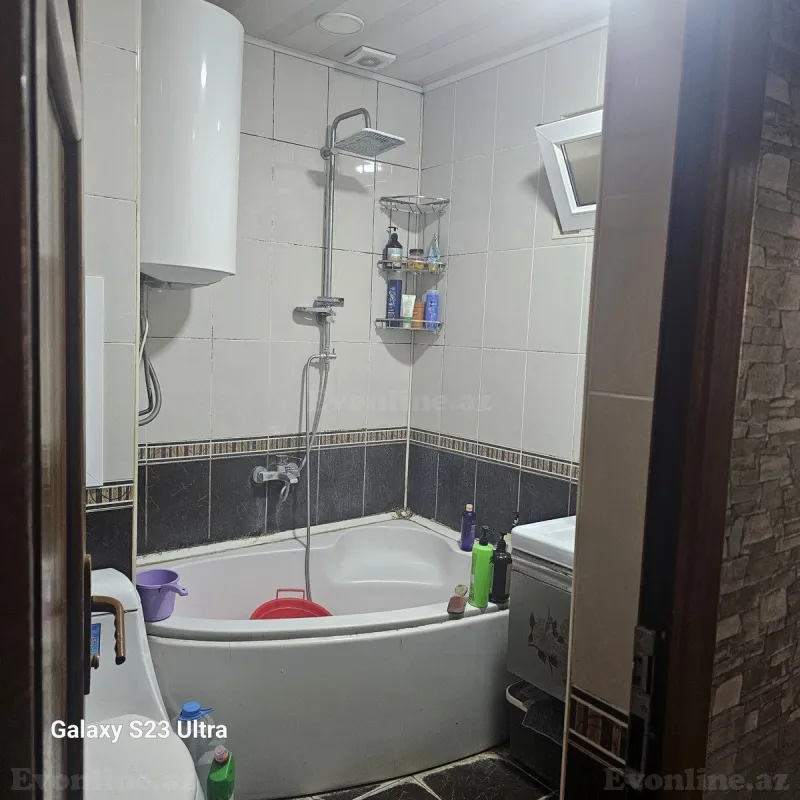 Satılır 3 otaqlı Mənzil Köhnə tikili 70 m² Koroğlu m. - şəkil 3