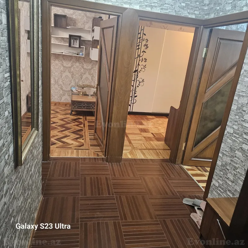 Satılır 3 otaqlı Mənzil Köhnə tikili 70 m² Koroğlu m. - şəkil 4