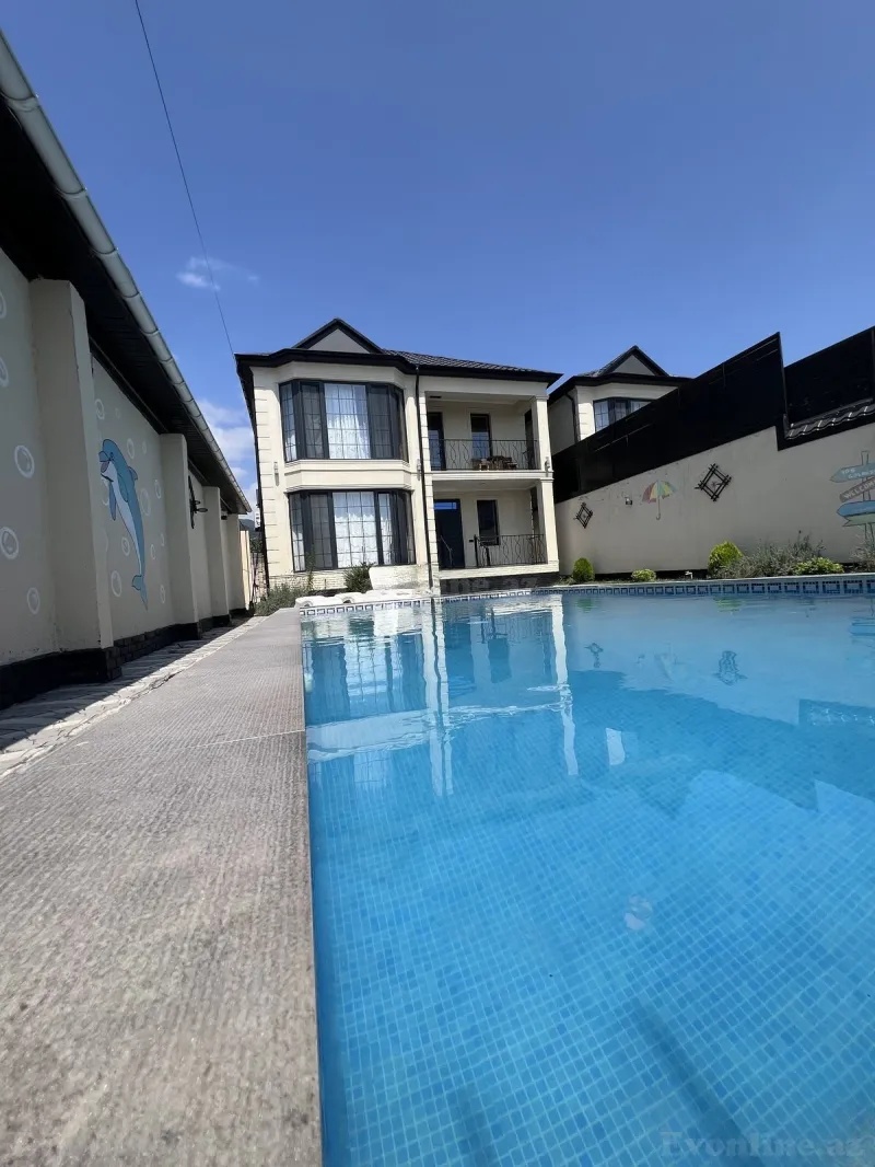 5 otaqlı Həyət evi 250 m² Qəbələ Kirayə verilir