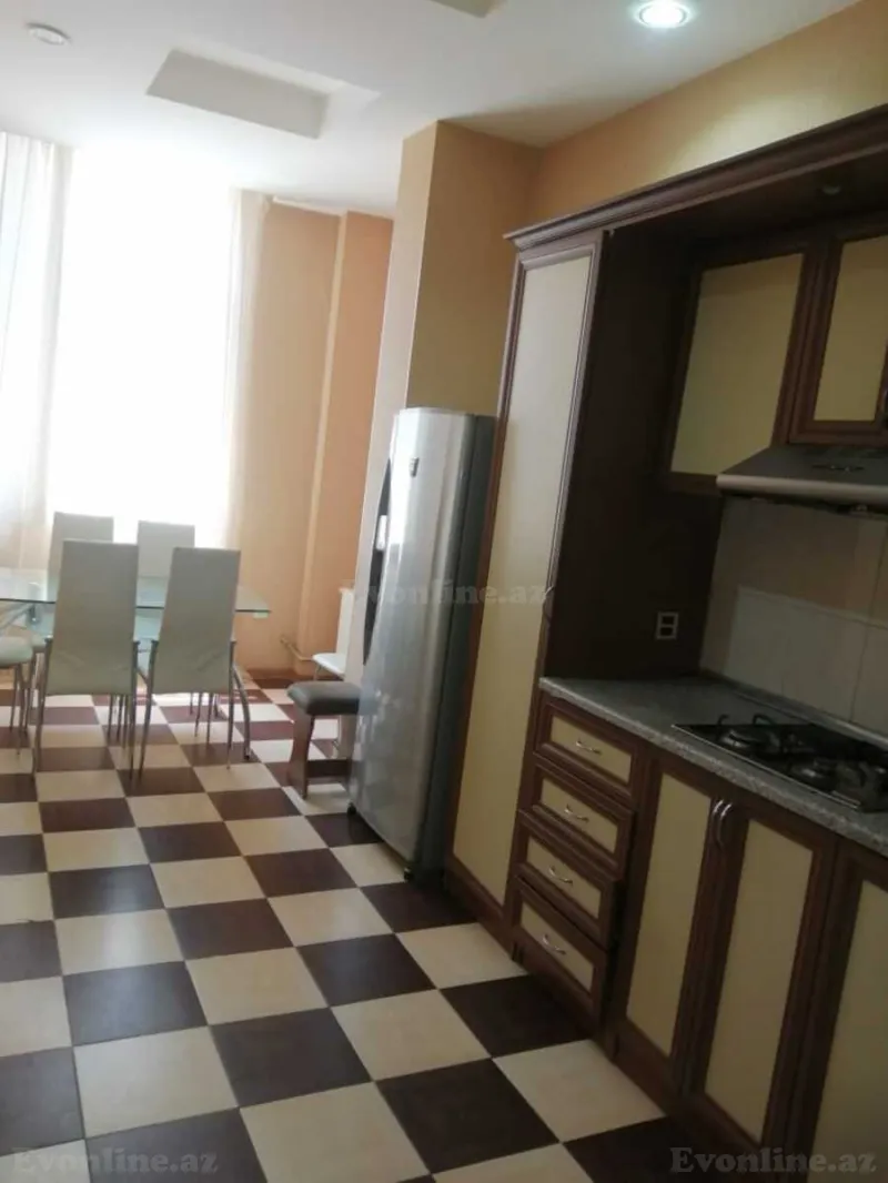 Kirayə verilir 3 otaqlı Mənzil Yeni tikili 130 m² 28 May m. - şəkil 12