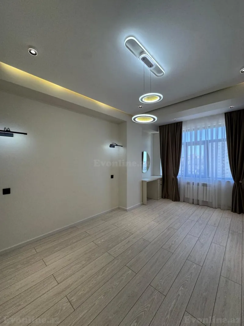 Satılır 3 otaqlı Mənzil Yeni tikili 82 m² Neftçilər m.