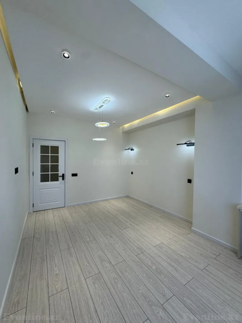 Satılır 3 otaqlı Mənzil Yeni tikili 82 m² Neftçilər m. - şəkil 2