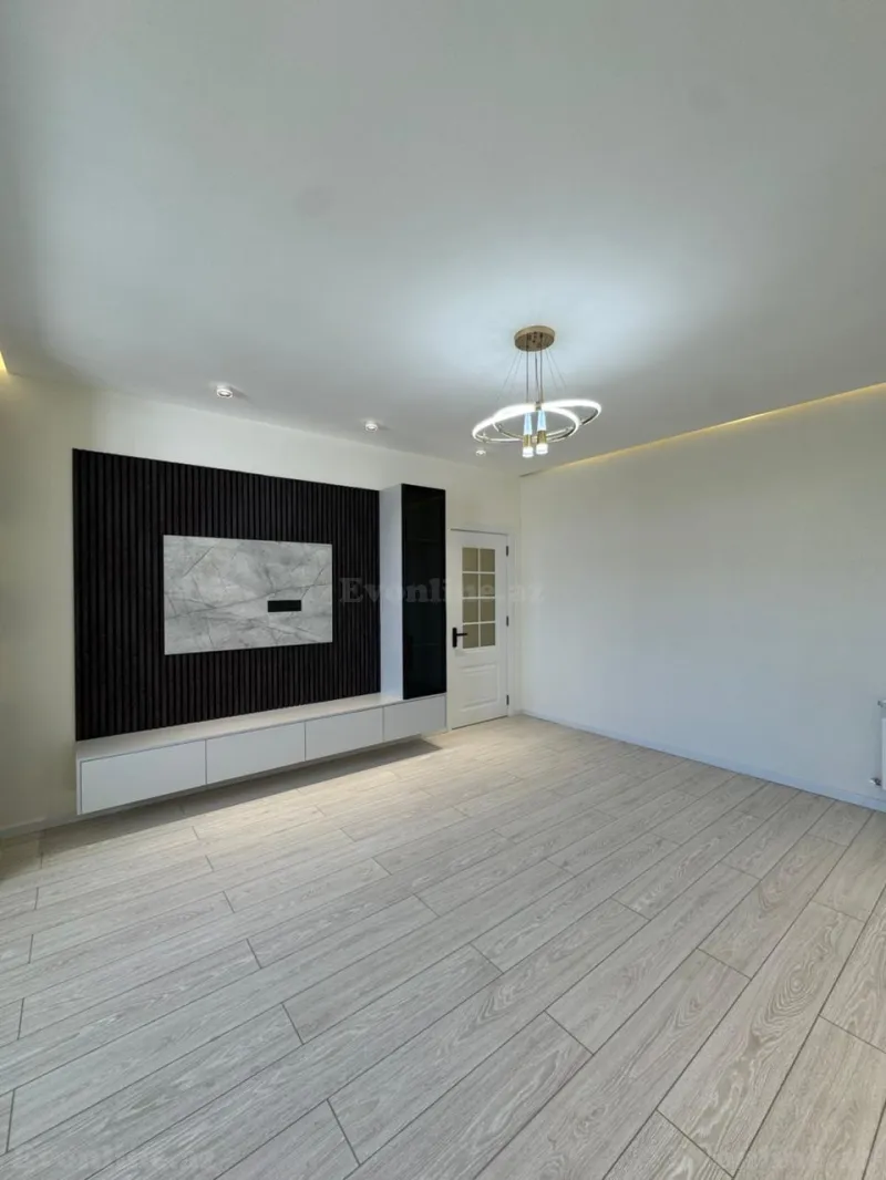 Satılır 3 otaqlı Mənzil Yeni tikili 82 m² Neftçilər m. - şəkil 4