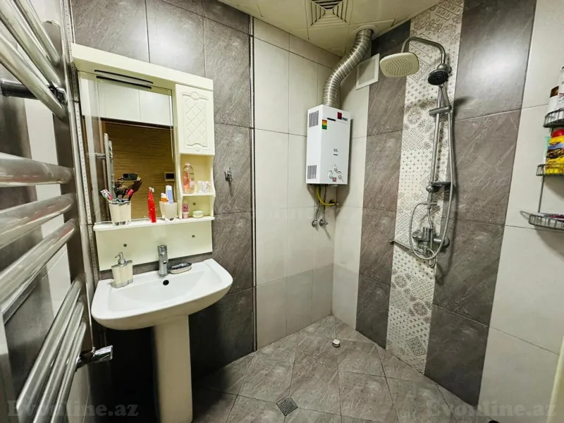 Kirayə verilir 3 otaqlı Mənzil Köhnə tikili 100 m² 8-ci mikrorayon - şəkil 19