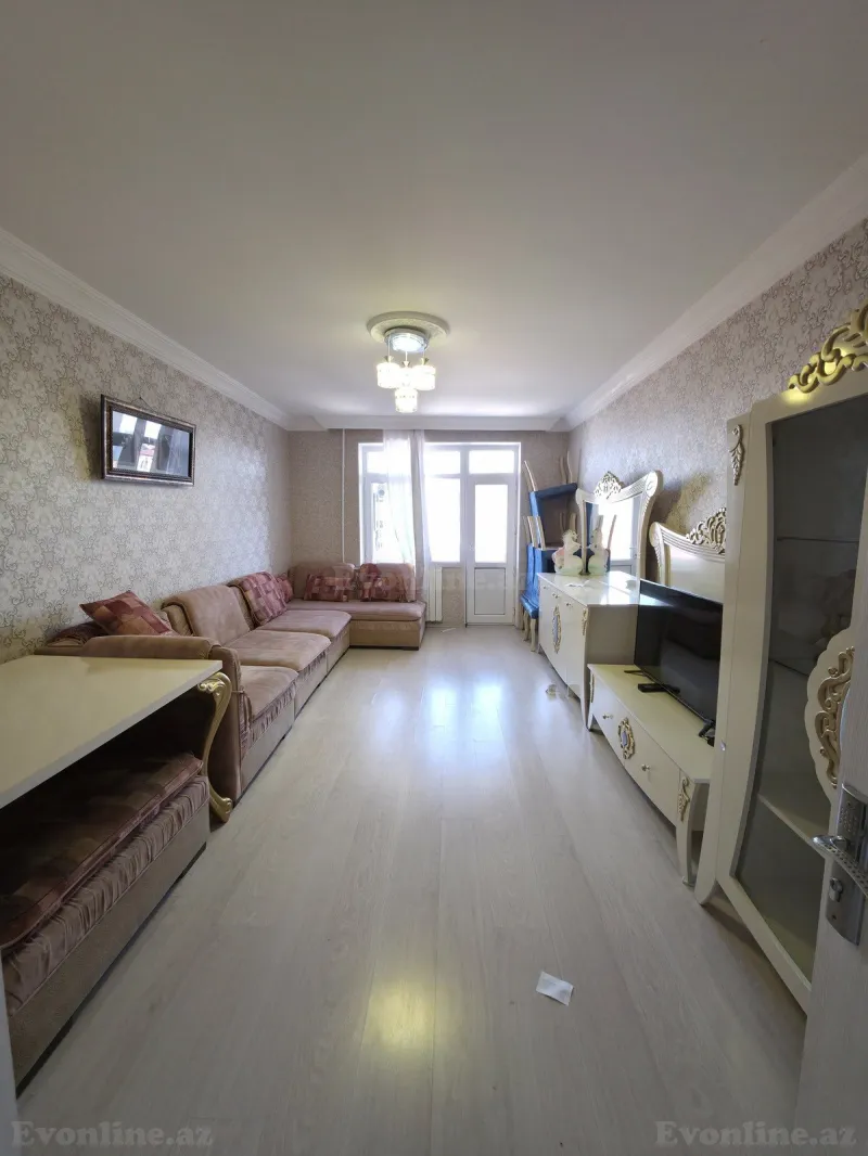 Satılır 3 otaqlı Mənzil Köhnə tikili 90 m² Bakıxanov