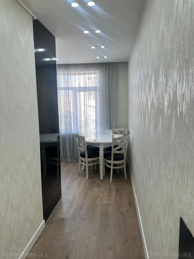 Satılır 2 otaqlı Mənzil Köhnə tikili 65 m² Əhmədli m.