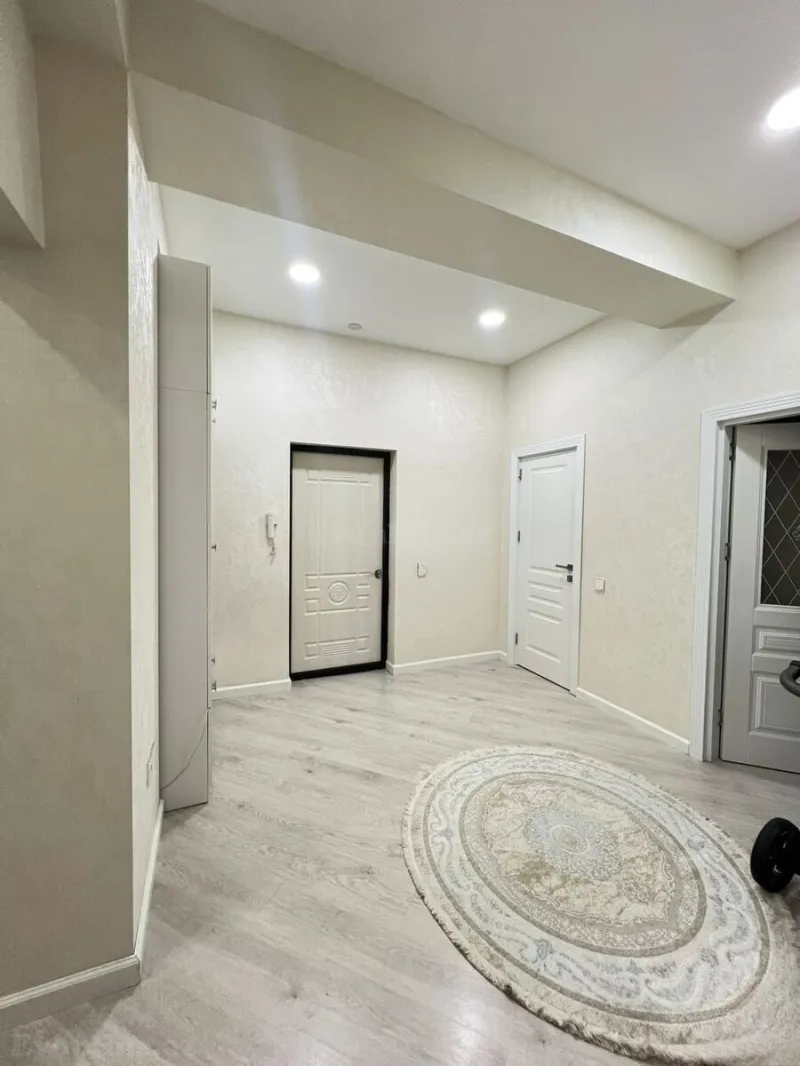 Kirayə verilir 3 otaqlı Mənzil Yeni tikili 120 m² Həzi Aslanov