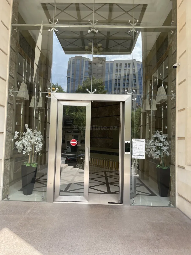 Satılır 4 otaqlı Mənzil Yeni tikili 187 m² 28 May m. - şəkil 3