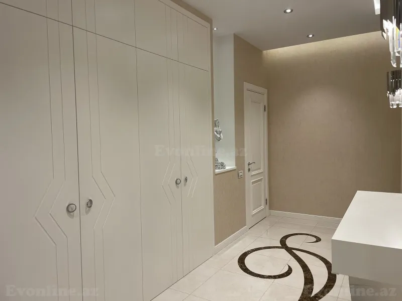 Satılır 4 otaqlı Mənzil Yeni tikili 187 m² 28 May m. - şəkil 15