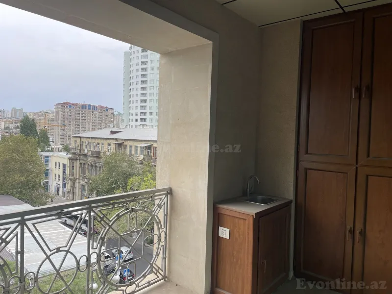 Satılır 4 otaqlı Mənzil Yeni tikili 187 m² 28 May m. - şəkil 29