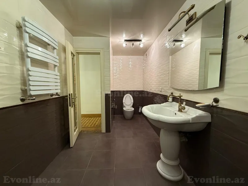 Kirayə verilir 5 otaqlı Mənzil Köhnə tikili 175 m² Nərimanov r. - şəkil 8