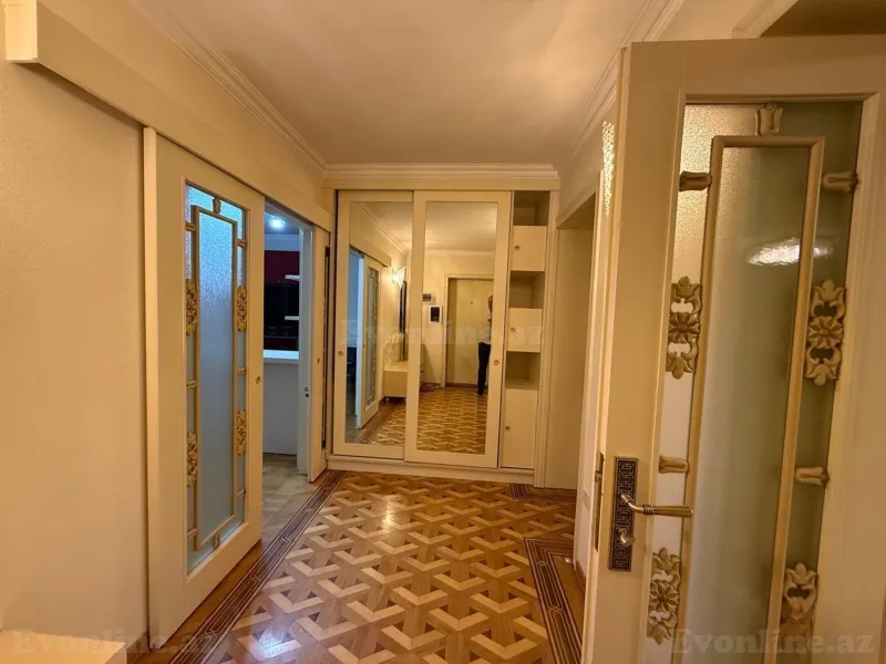 Kirayə verilir 5 otaqlı Mənzil Köhnə tikili 175 m² Nərimanov r. - şəkil 14