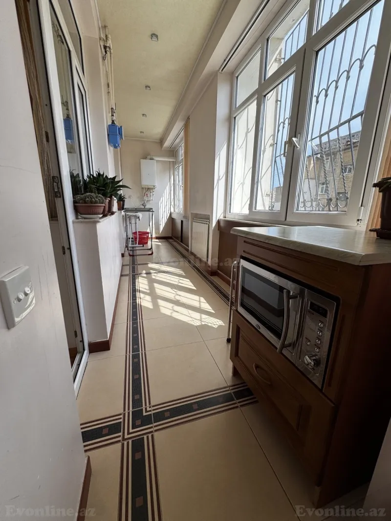 Kirayə verilir 3 otaqlı Mənzil Yeni tikili 150 m² Yasamal - şəkil 6