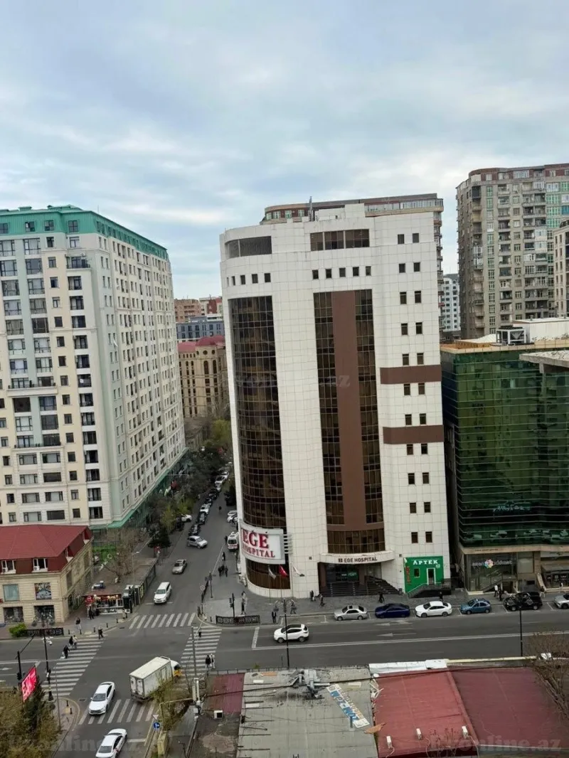 Satılır 4 otaqlı Mənzil Yeni tikili 190 m² Nəsimi r. - şəkil 6