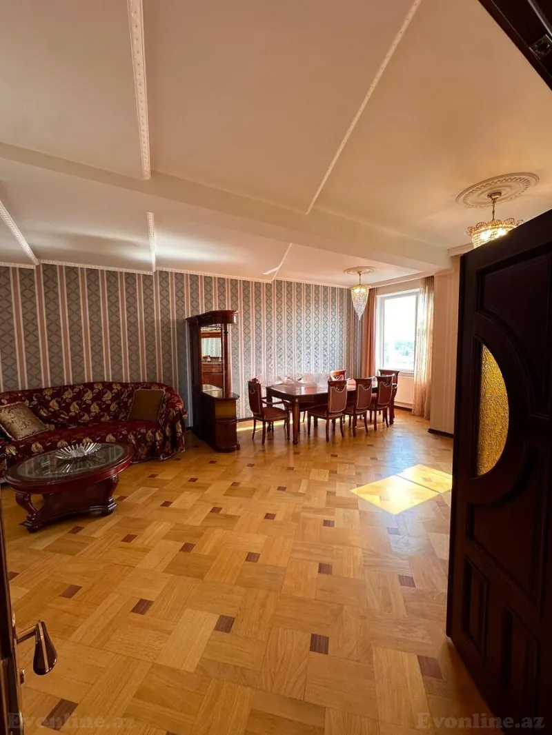 Satılır 4 otaqlı Mənzil Yeni tikili 170 m² Elmlər Akademiyası m.