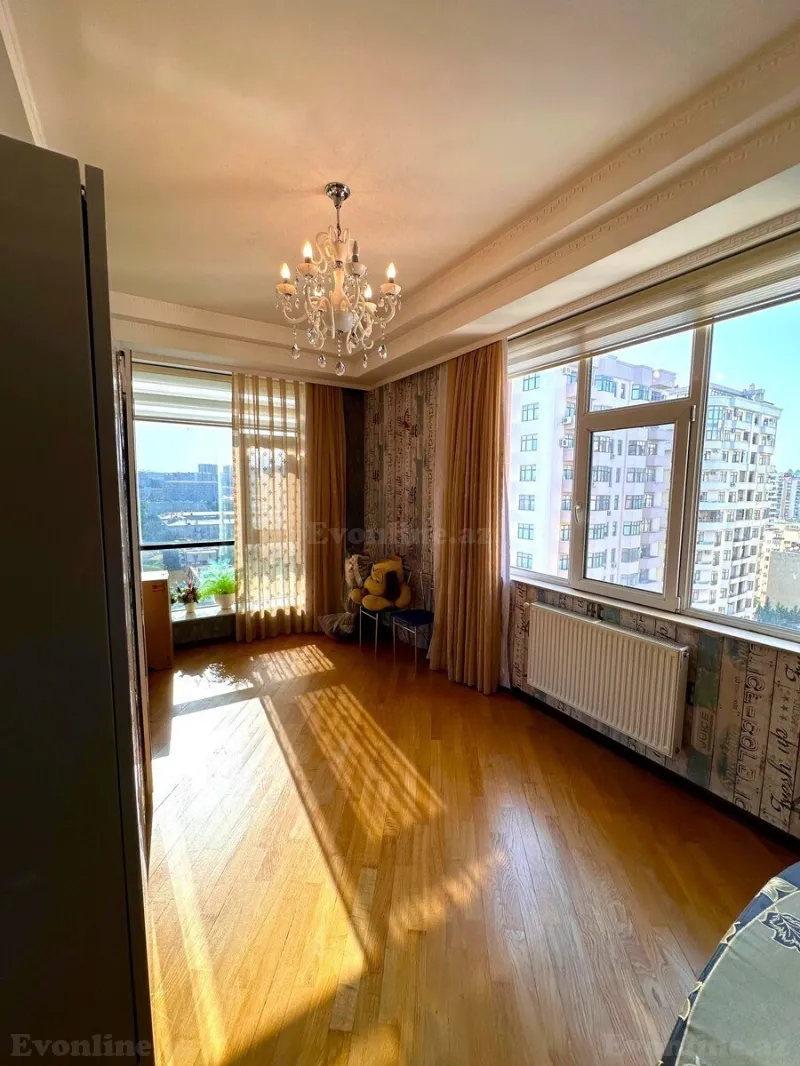 Satılır 4 otaqlı Mənzil Yeni tikili 170 m² Elmlər Akademiyası m. - şəkil 9
