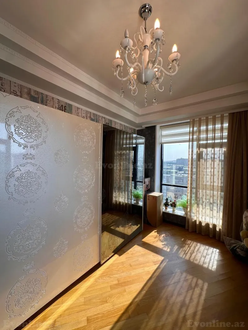 Satılır 4 otaqlı Mənzil Yeni tikili 170 m² Elmlər Akademiyası m. - şəkil 10