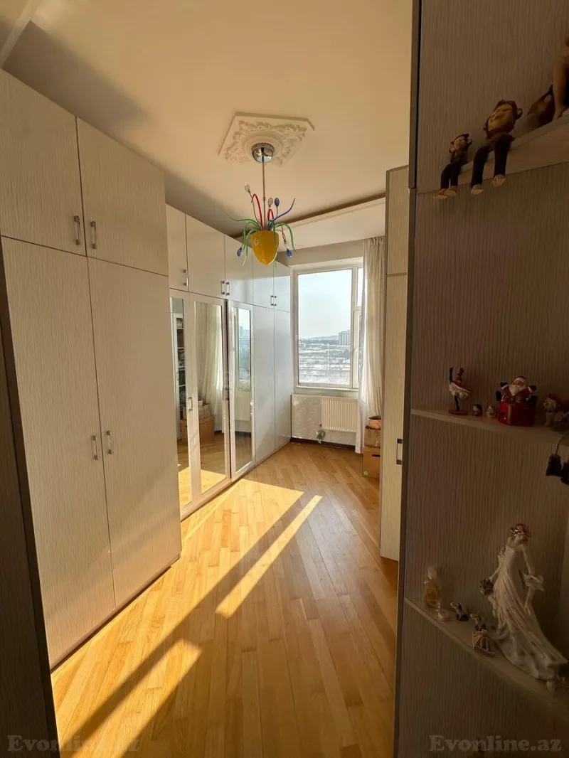 Satılır 4 otaqlı Mənzil Yeni tikili 170 m² Elmlər Akademiyası m. - şəkil 11