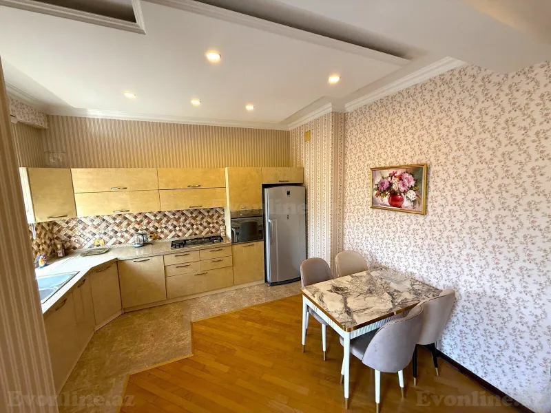 Satılır 4 otaqlı Mənzil Yeni tikili 170 m² Elmlər Akademiyası m. - şəkil 15