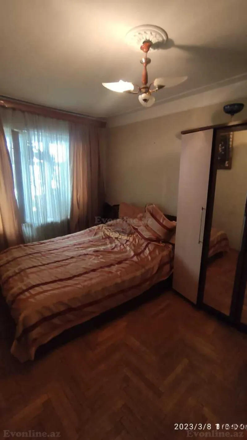 Satılır 4 otaqlı Mənzil Köhnə tikili 100 m² Gənclik m. - şəkil 2