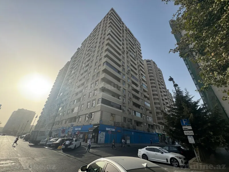 Satılır 3 otaqlı Mənzil Yeni tikili 137 m² 28 May m.