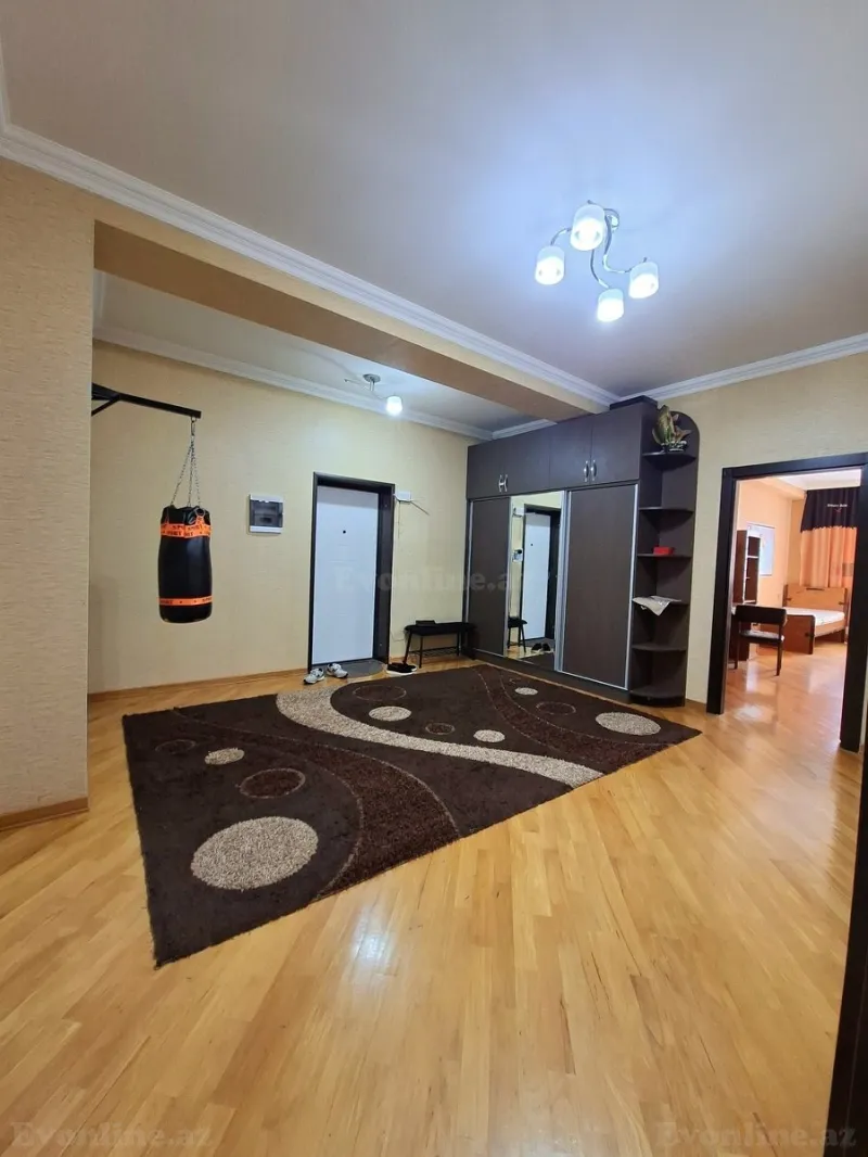 Satılır 3 otaqlı Mənzil Yeni tikili 135 m² Qara Qarayev m. - şəkil 6