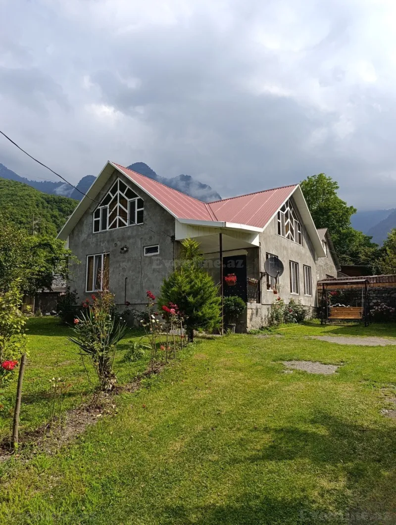 5 otaqlı Həyət evi 160 m² Qax Kirayə verilir