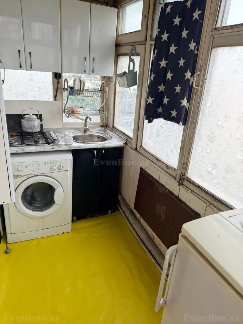 2 otaqlı Mənzil 30 m² 8 Noyabr m. Kirayə verilir