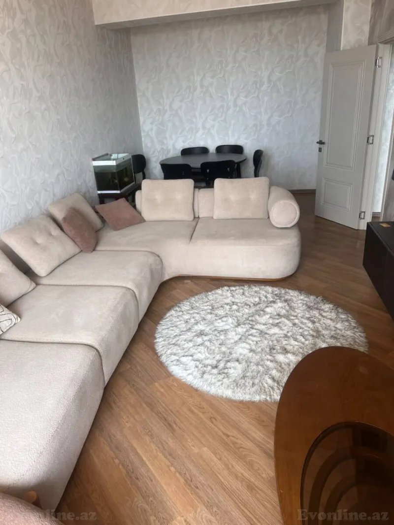 Kirayə verilir 2 otaqlı Mənzil Yeni tikili 90 m² Səbail r. - şəkil 2
