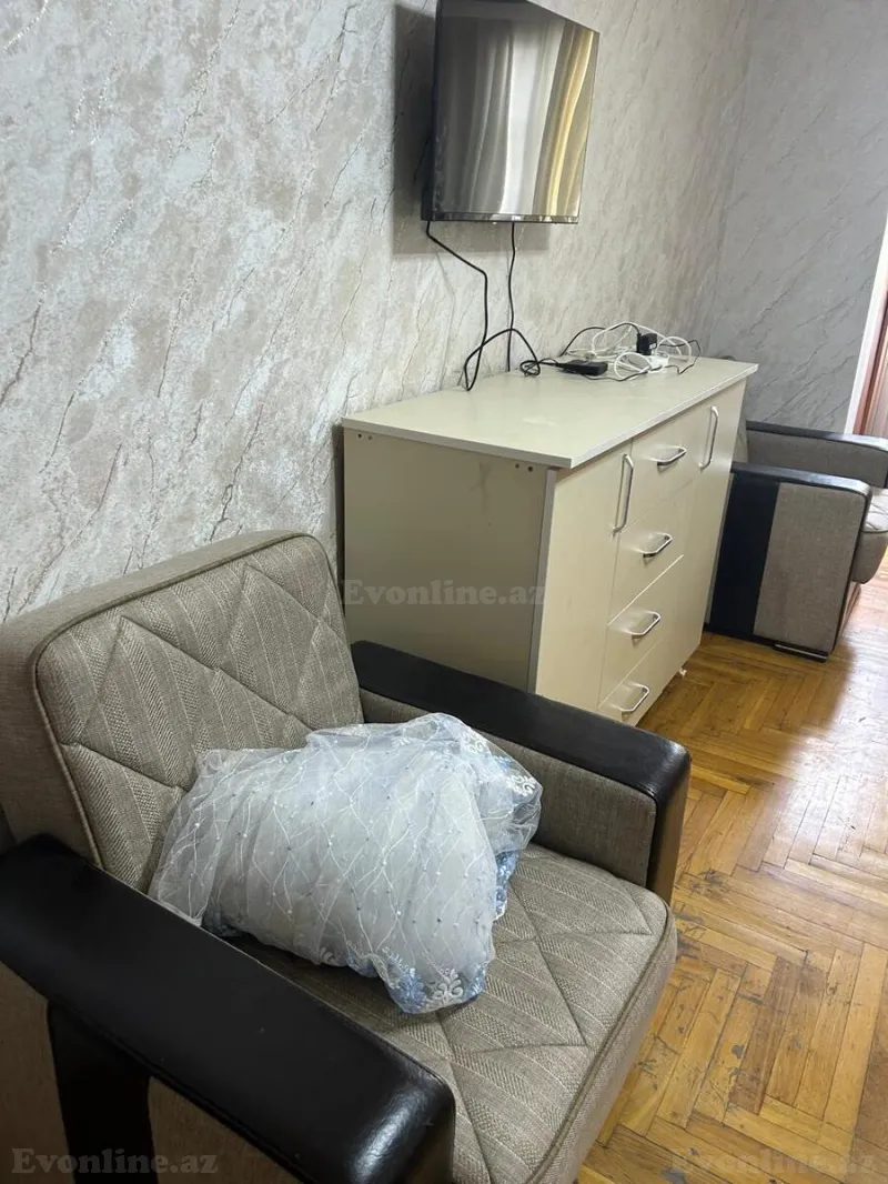 Kirayə verilir 1 otaqlı Mənzil Köhnə tikili 50 m² Xətai r. - şəkil 4