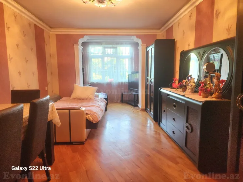 Satılır 3 otaqlı Mənzil Köhnə tikili 75 m² 8-ci kilometr