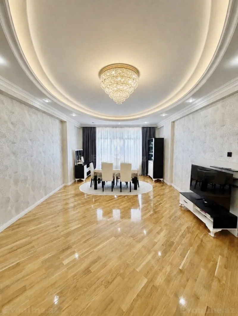 Satılır 3 otaqlı Mənzil Yeni tikili 135 m² Nəriman Nərimanov m.