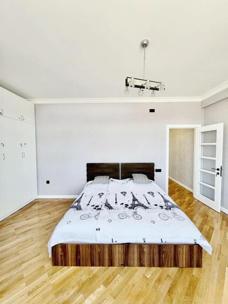 Satılır 3 otaqlı Mənzil Yeni tikili 135 m² Nəriman Nərimanov m. - şəkil 4