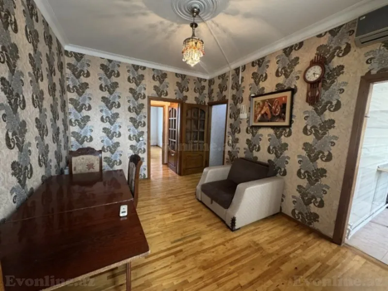 Satılır 2 otaqlı Mənzil Köhnə tikili 60 m² 4-cü mikrorayon