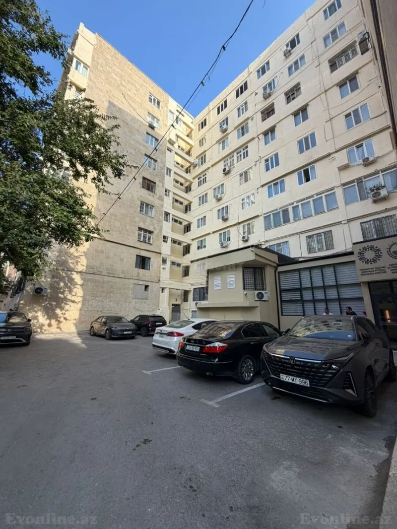 Satılır 3 otaqlı Mənzil Köhnə tikili 75 m² Gənclik m. - şəkil 2